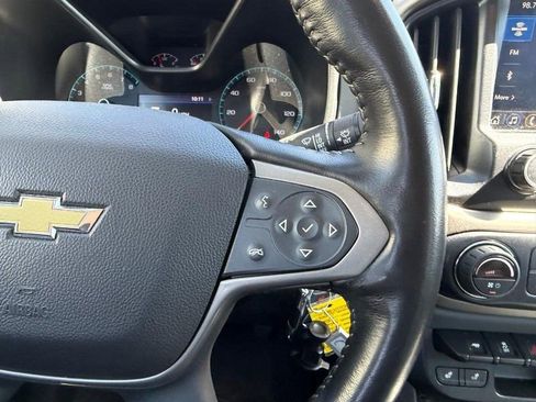 Used 2019 Chevrolet Colorado Z71 AWD/4WD image 11