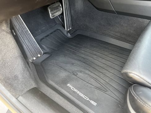 Used 2022 Porsche 911 Carrera image 15