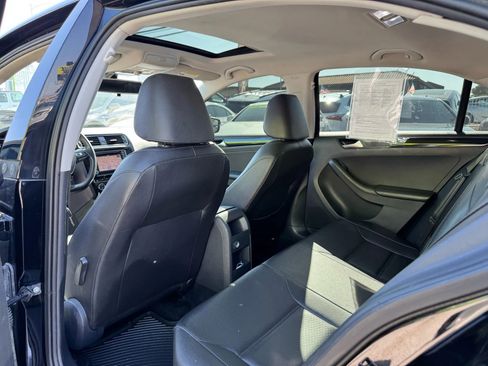Used 2017 Volkswagen Jetta SEL image 15