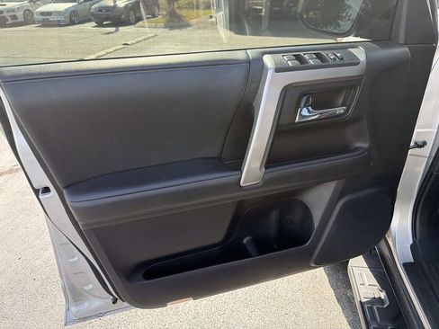Used 2020 Toyota 4Runner SR5 Premium AWD/4WD image 19