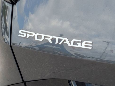Used 2023 Kia Sportage SX image 10
