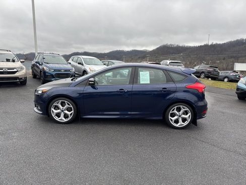 Used 2017 Ford Focus ST image 5