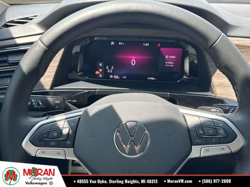 Used 2024 Volkswagen Atlas SEL Premium R-Line AWD/4WD image 24