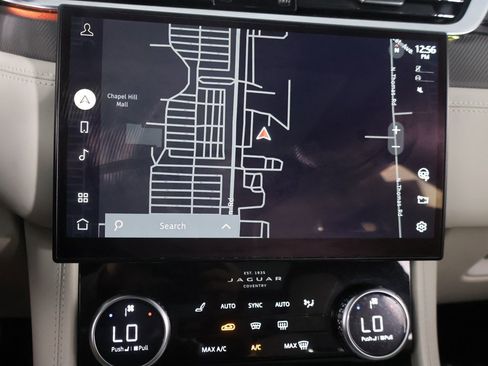 Used 2022 Jaguar F-PACE SVR image 48