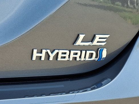 Used 2019 Toyota Camry LE FWD image 30