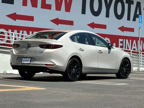 Used 2024 MAZDA MAZDA3 s FWD image 5