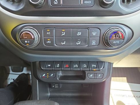 Used 2020 Chevrolet Colorado Z71 AWD/4WD image 23