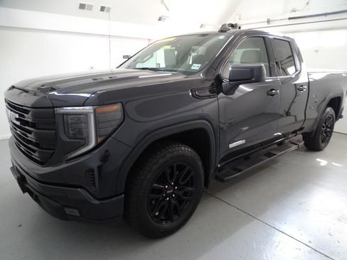 Certified 2023 GMC Sierra 1500 Elevation w/ LPO, Elevation Black Package AWD/4WD image 17