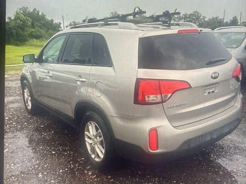 Used 2014 Kia Sorento LX FWD image 3