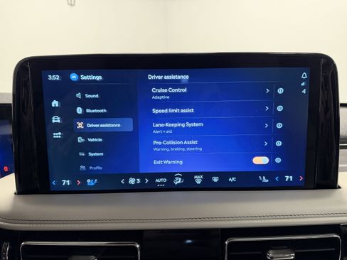 Used 2025 Lincoln Aviator Reserve w/ Equipment Group 201A image 9