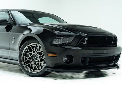 Used 2013 Ford Mustang Shelby GT500 RWD image 4
