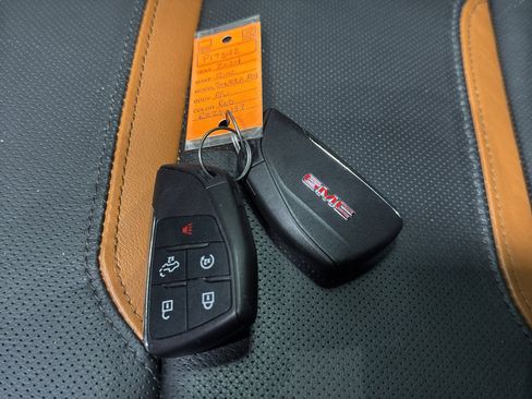 Used 2024 GMC Sierra 1500 AT4 w/ Technology Package image 50