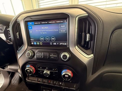 Used 2020 GMC Sierra 1500 SLE w/ SLE Value Package image 31