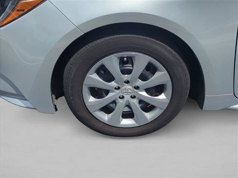 Used 2025 Toyota Corolla LE FWD image 30