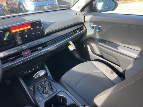 New 2025 Kia K4 LXS image 11