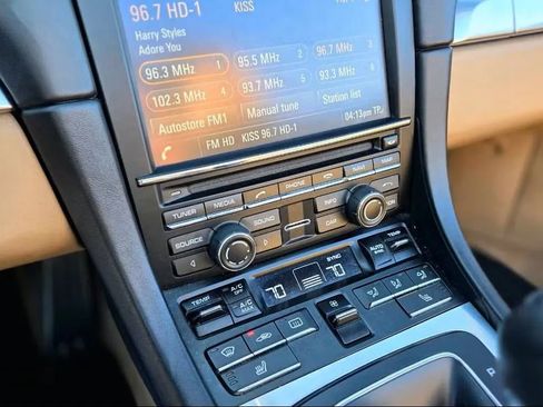 Used 2014 Porsche Boxster S image 3