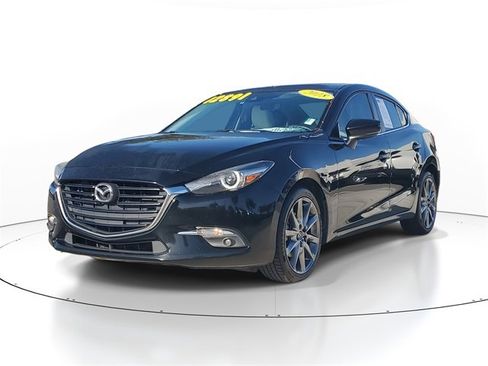 Used 2018 MAZDA MAZDA3 Grand Touring image 2