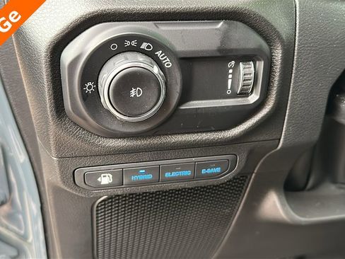 Used 2025 Jeep Wrangler Willys 4xe image 16