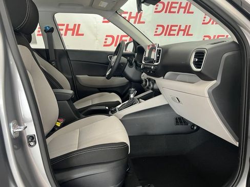 New 2026 Hyundai Venue SEL FWD image 12