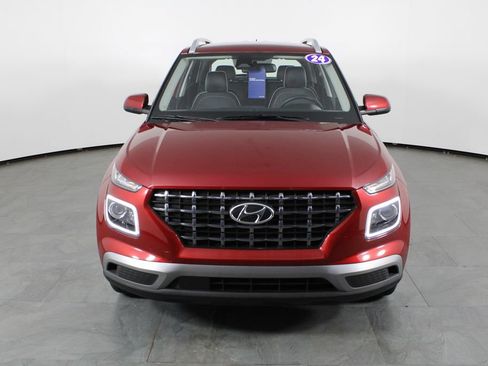 Certified 2024 Hyundai Venue Limited FWD image 13