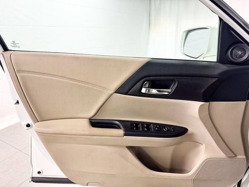 Used 2015 Honda Accord EX image 15