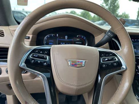 Used 2019 Cadillac Escalade ESV Platinum AWD/4WD image 12
