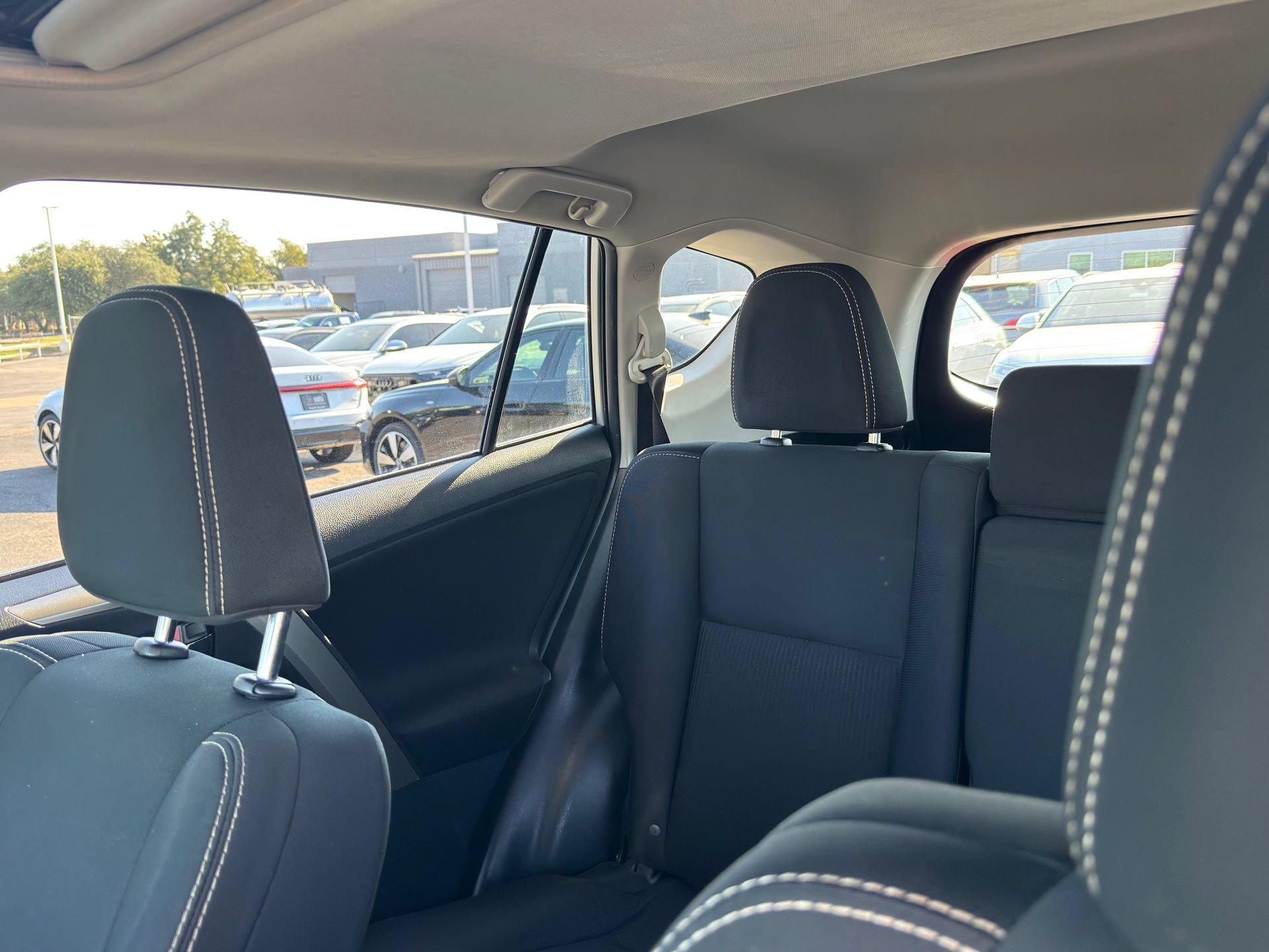 Used 2015 Toyota RAV4 XLE FWD image 11