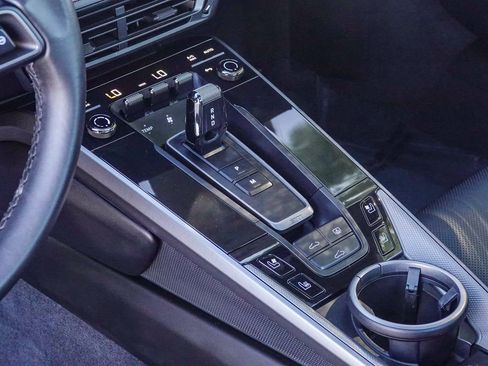 Used 2024 Porsche 911 Carrera image 19