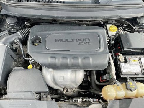 Used 2019 Jeep Cherokee Limited FWD image 31