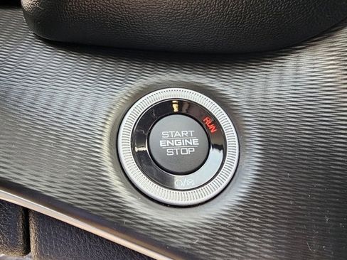 Used 2023 Jeep Grand Cherokee Laredo image 32