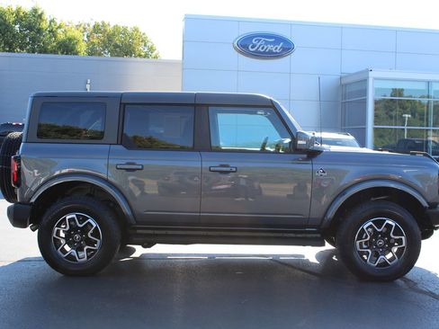 Used 2022 Ford Bronco Outer Banks image 7