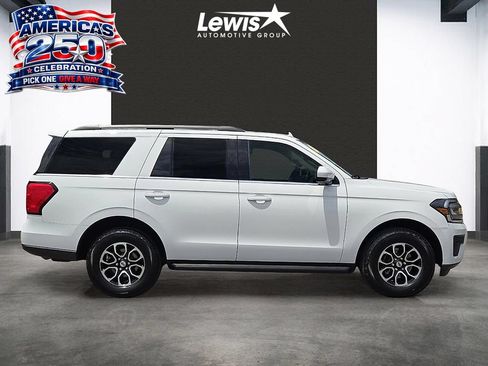 Used 2024 Ford Expedition XLT AWD/4WD image 5