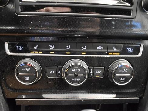 Used 2015 Volkswagen Golf 4-Door image 29