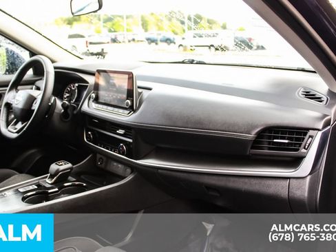 Used 2025 Nissan Rogue SV FWD image 24