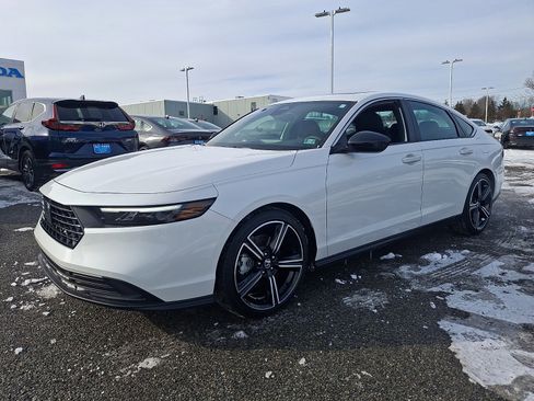 Certified 2025 Honda Accord Sport image 3