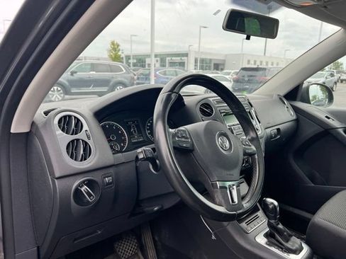 Used 2013 Volkswagen Tiguan S AWD/4WD image 9