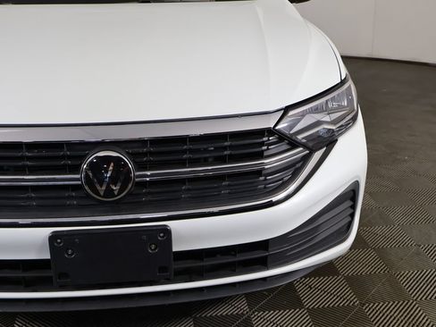 Used 2023 Volkswagen Jetta SE FWD image 12