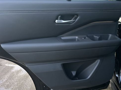 New 2026 Nissan Pathfinder Platinum image 29