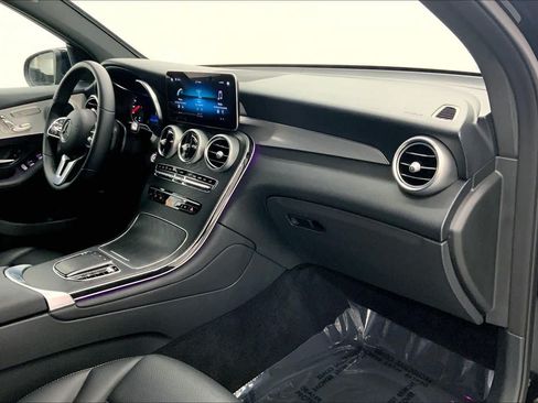 Certified 2022 Mercedes-Benz GLC 300 image 11