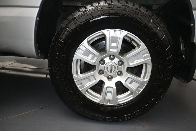 Used 2017 Nissan Titan SV AWD/4WD image 12