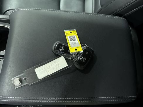 Used 2025 Honda Pilot EX-L image 34