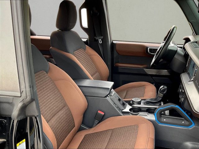 Used 2023 Ford Bronco Outer Banks w/ Sasquatch Package AWD/4WD image 9