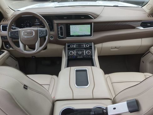 Used 2022 GMC Yukon XL Denali AWD/4WD image 21