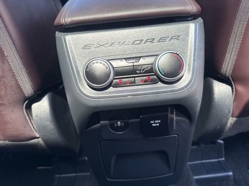 Used 2025 Ford Explorer Platinum w/ LUX Leather Package image 12