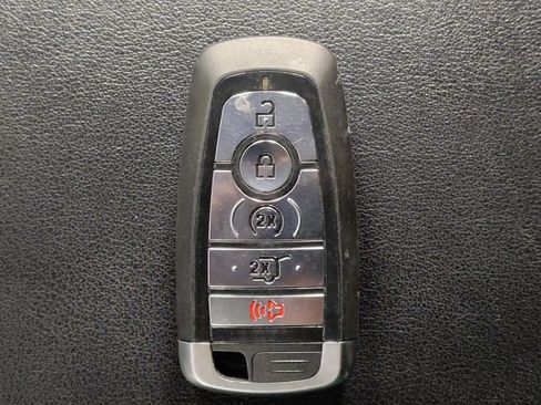Used 2019 Ford Edge SEL w/ Equipment Group 201A FWD image 32
