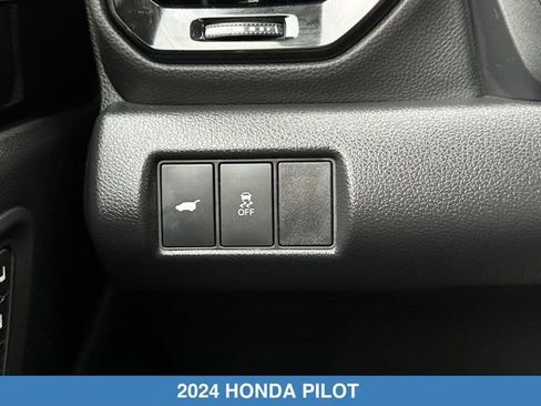 Certified 2024 Honda Pilot Touring image 34