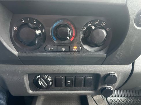 Used 2006 Nissan Xterra S image 18