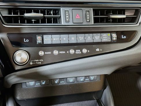 Certified 2025 Lexus ES 350 w/ Luxury Package FWD image 15