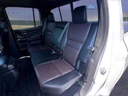Used 2025 Honda Ridgeline Black Edition image 23