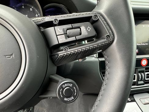 Certified 2025 Porsche Macan GTS AWD/4WD image 27
